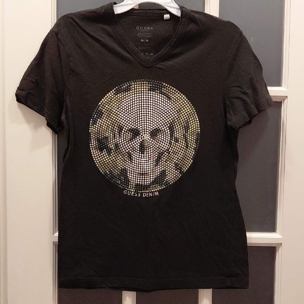 "Guess" Womens Sz.S, Black Skull Graphic Tee 100%Cotton, 17in P2P, 26in long...